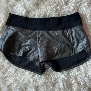NWOT Lululemon silver foil metallic Speed Up shorts 2.5” size 6